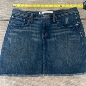 Reduced ! Gap Denim Jean Skirt Blue Size 8 stretch Mini skirt